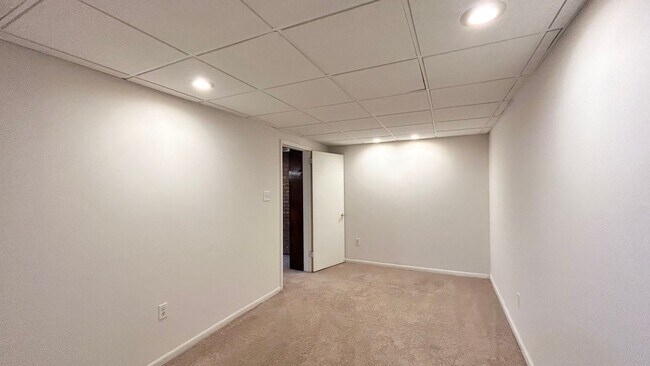 Building Photo - 1476 Lively Ridge Rd NE
