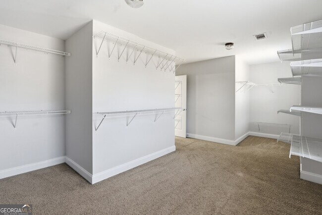 Building Photo - 3311 Bartlett Ave NE