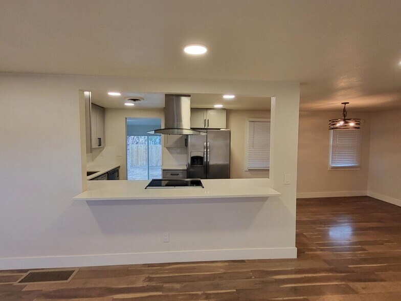 Building Photo - 2790 W 73rd Ave