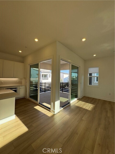 Building Photo - 436 Loon