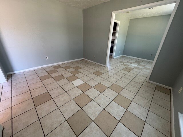 Building Photo - 11031 Silkwood Dr