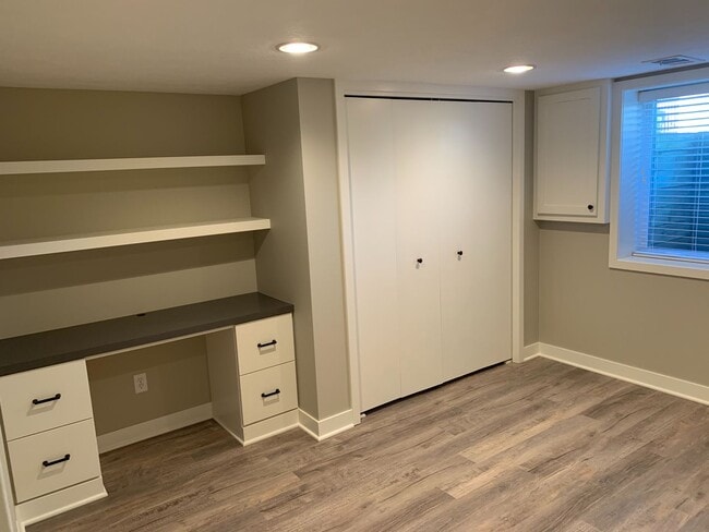 Building Photo - Completely remodeled 4 bedroom home! Hudsonville Schools