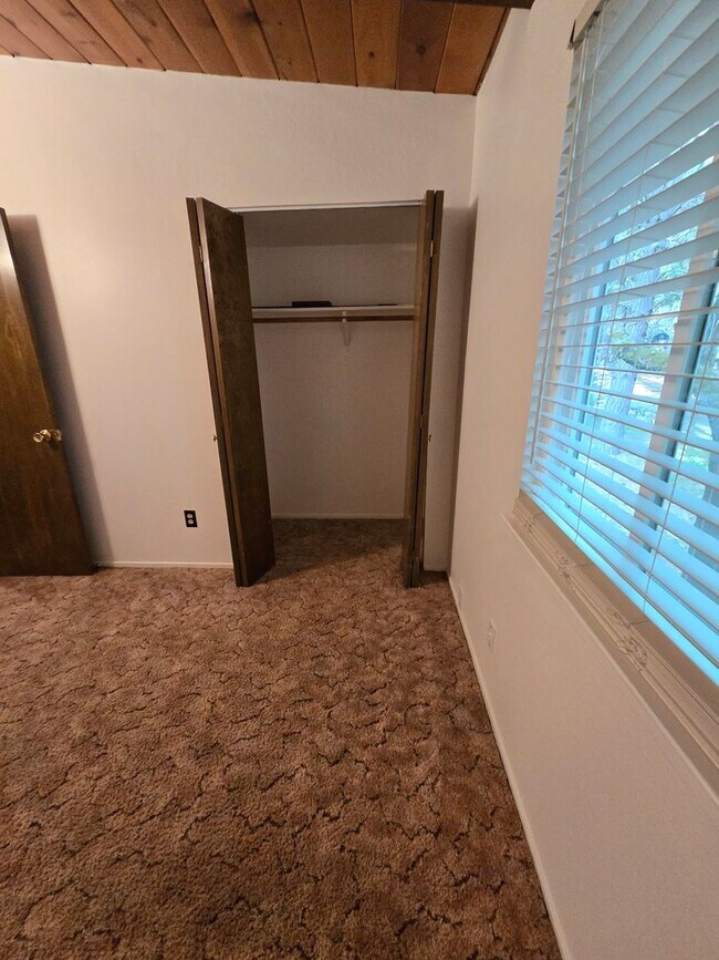 Building Photo - Spacious 4-Bedroom Home on Desirable Hillcrest Blvd in Colfax