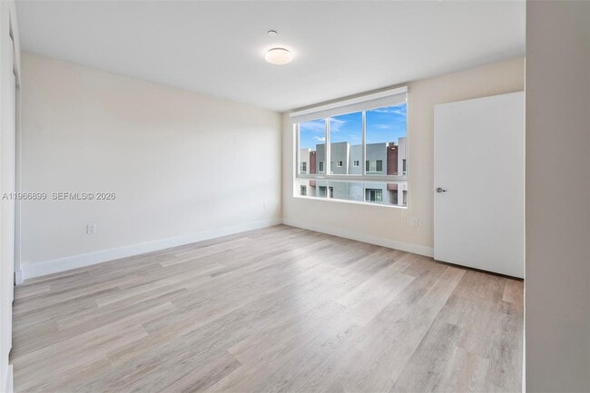 Building Photo - 2561 NE 193rd St