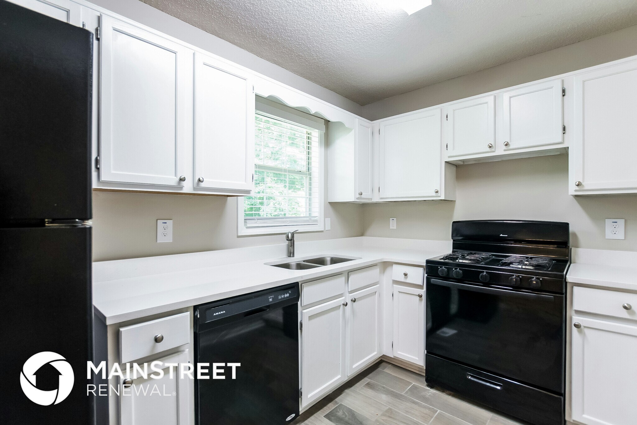 Building Photo - 111 Brookside Dr