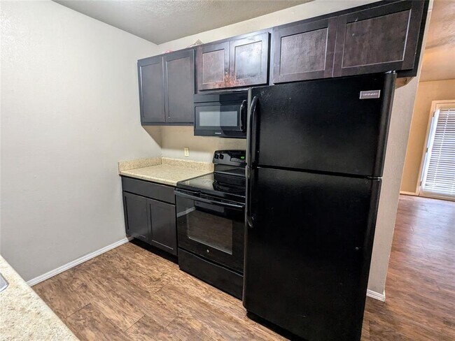 Building Photo - 1411 Concord Dr