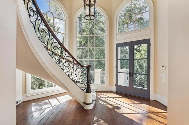 Building Photo - 1965 W Wesley Rd NW