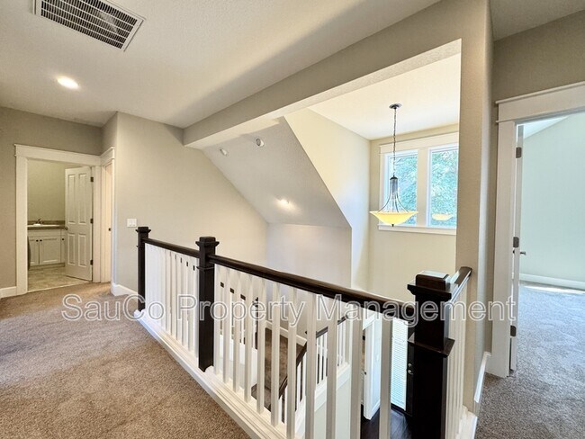 Building Photo - 13257 SW Maplecrest Ct