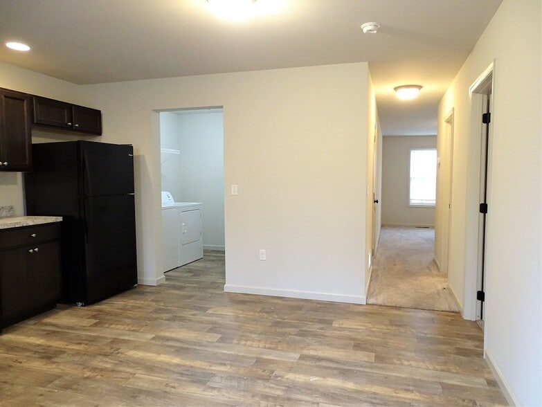 Building Photo - 45 Maize Cir