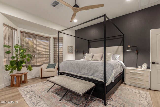 Building Photo - 10502 E Posada Ave