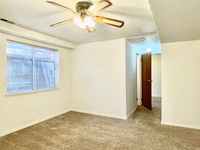 Building Photo - Fantastic Multi-Level Single Family Home i...