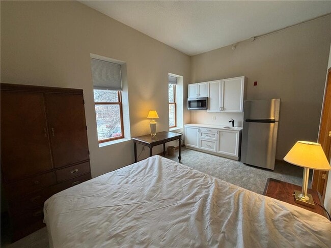 Building Photo - 542 Benson Ave SW