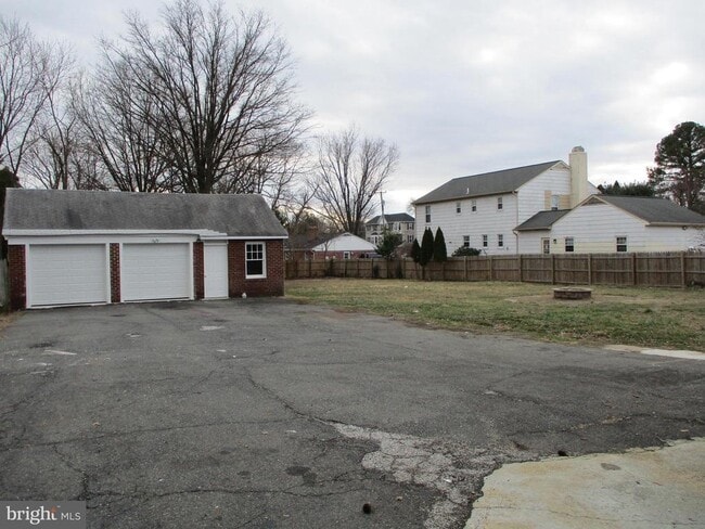 Building Photo - 5945 Franconia Rd