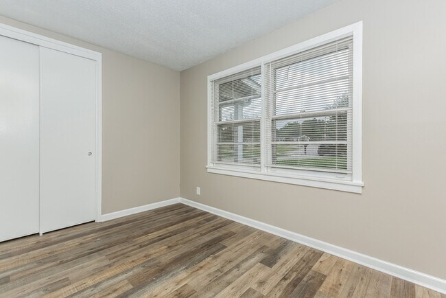 Building Photo - 116 Grant Dr