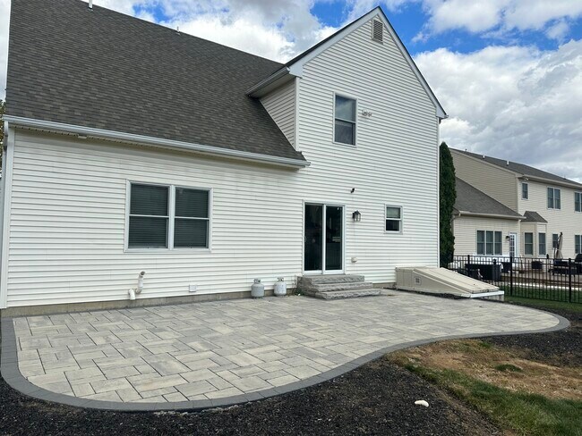 Building Photo - 30 Millbrook Court