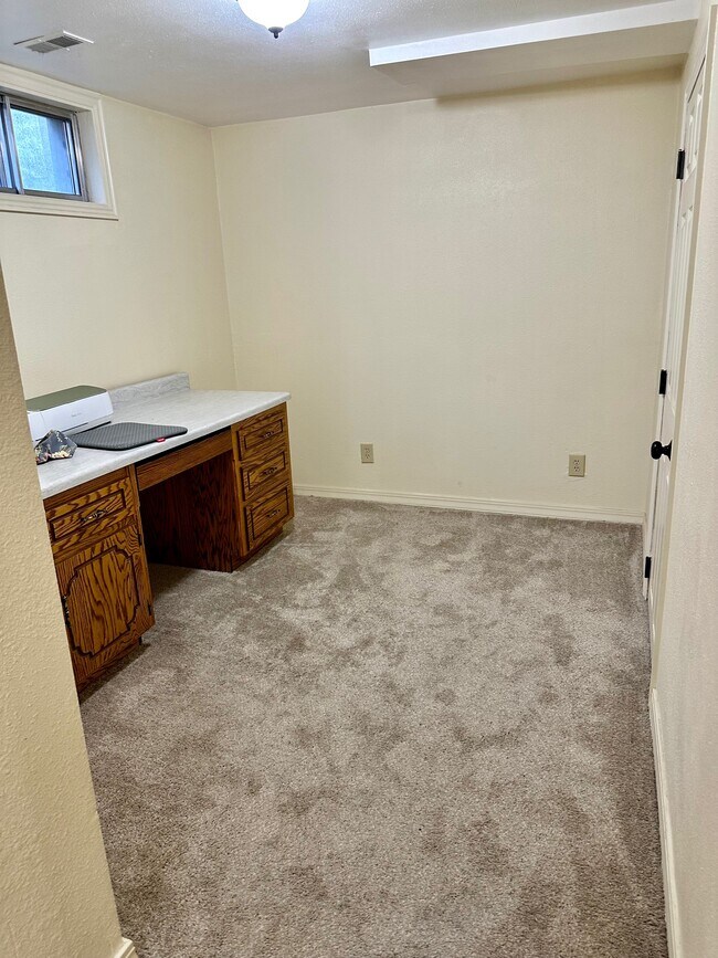 Bedroom - 4239 E 400 N