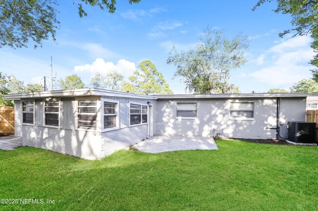 Building Photo - 9406 Gisborne Dr