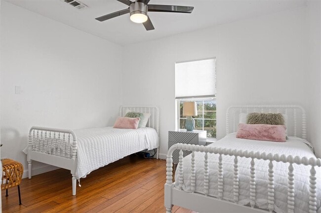 Building Photo - 1167 Ridgeway Dr