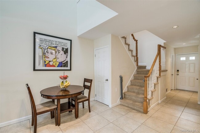 Building Photo - 100 Woodlake Dr W