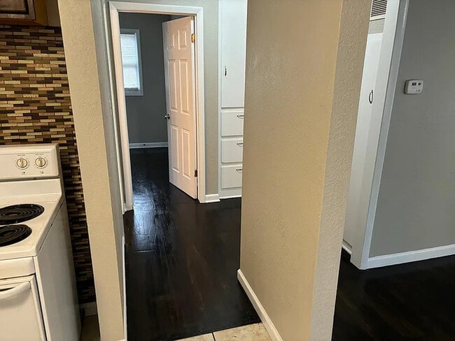 Building Photo - 2322 W Casado St