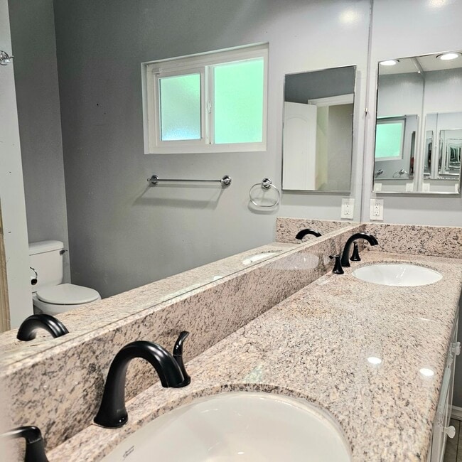 Building Photo - 20811 Tiara St