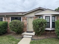 Building Photo - 11575 Lynhurst Dr