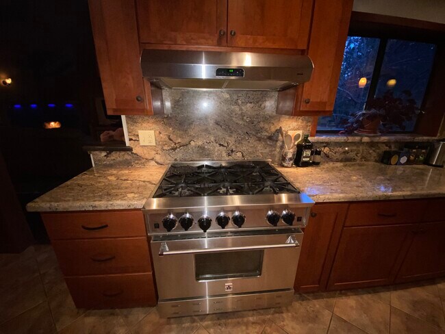 Blue Star 6 burner Gas Stove - 26927 Manzanita Ct