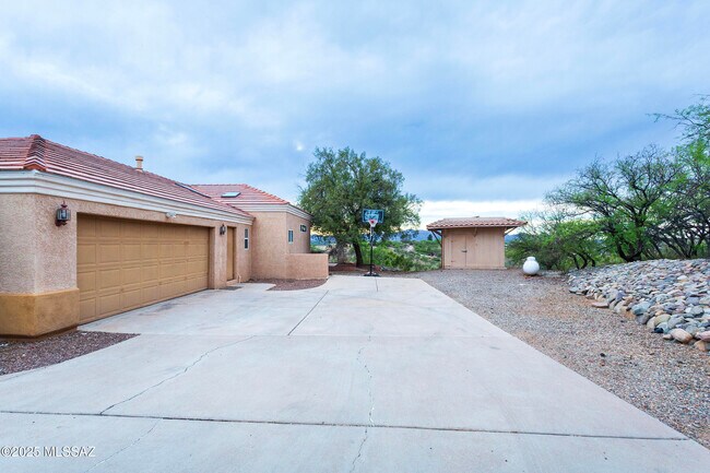 Building Photo - 414 Bury Ct