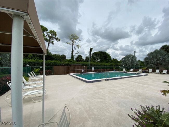 Building Photo - 1667 Park Meadows Dr