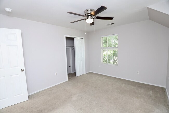 Building Photo - 1910 Lybrand St