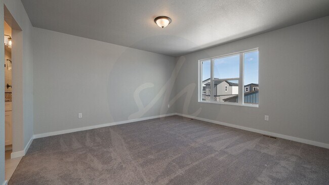 Building Photo - Modern 4 Bedroom Home in Wolf Ranch