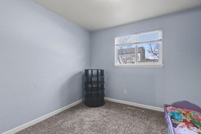 Building Photo - 695 Calle Entrada