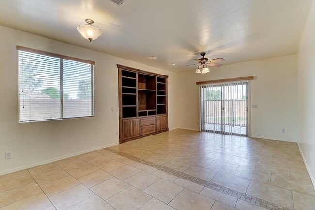 Building Photo - 3050 E Merlot St