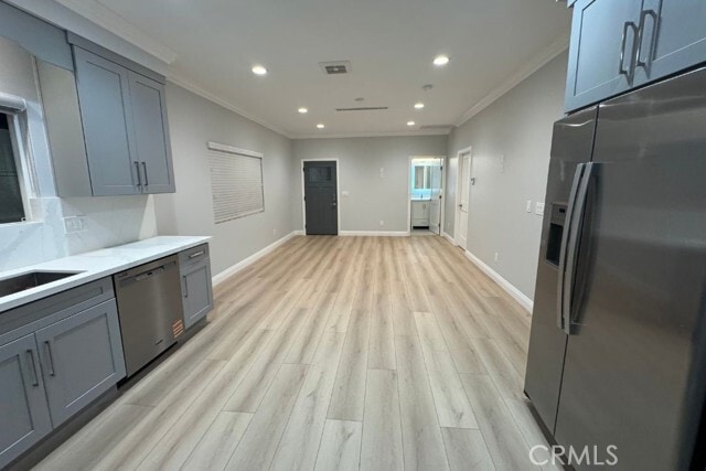 Building Photo - 500 N Resh Pl