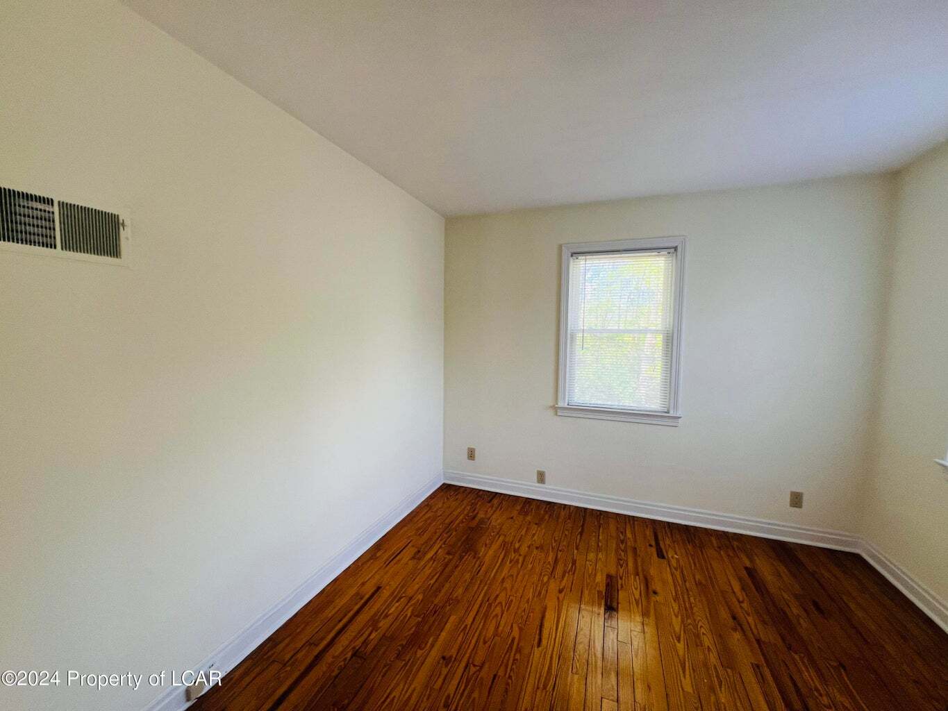 Building Photo - 92 Elmcrest Dr