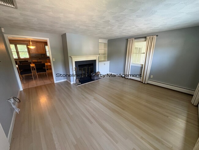 Building Photo - Beautiful Single Family Home For Rent in W...