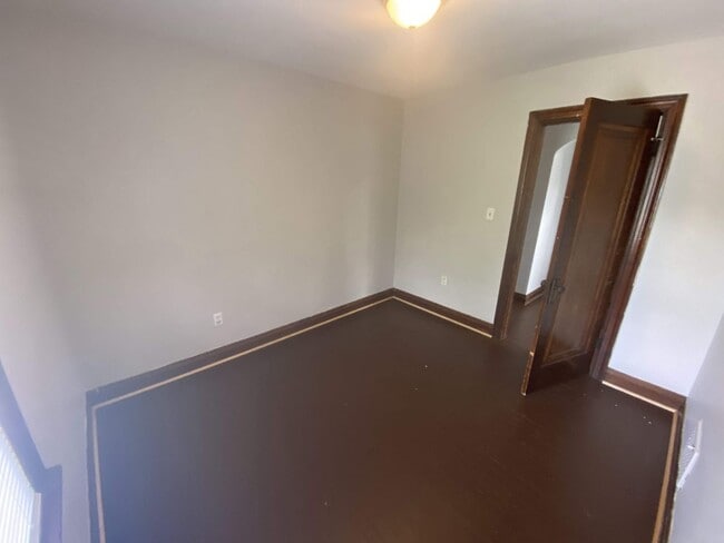 Building Photo - 500 W Parkwood-2125 Mayfair Rd