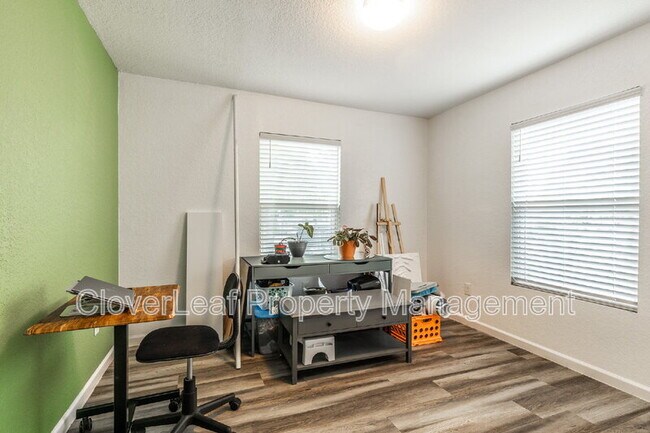 Building Photo - 2735 Pecan Valley Dr