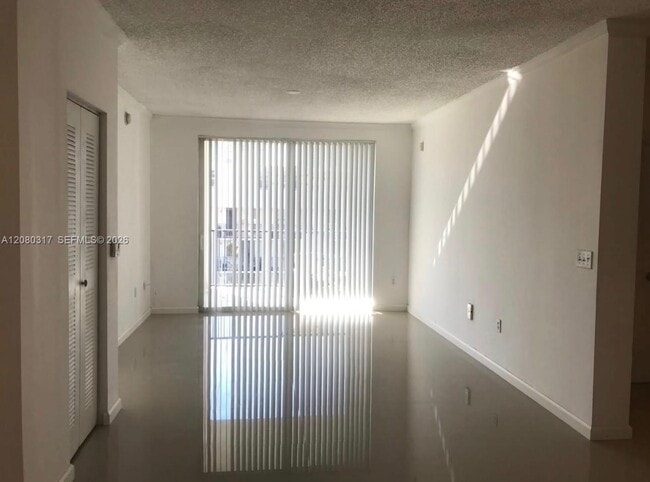 Building Photo - 17125 N Bay Rd