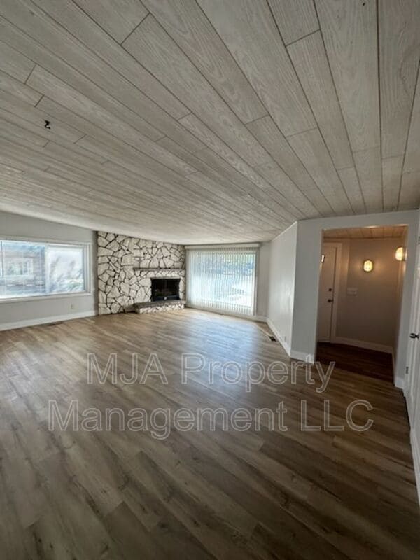 Building Photo - 2928 W Lehi Dr