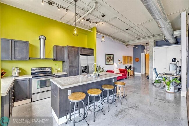 Building Photo - 425 N Andrews Ave
