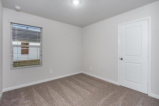 Building Photo - 108 Raymondville Path