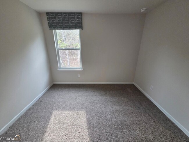 Building Photo - 167 Vly Oak Dr