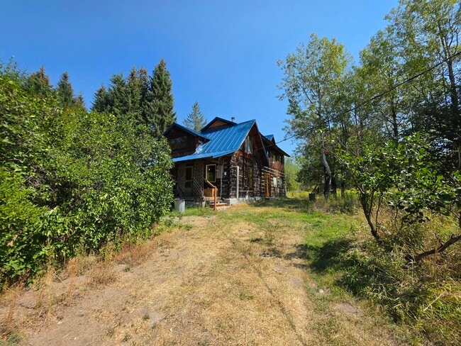 Building Photo - 2025B Lotze Crk Rd