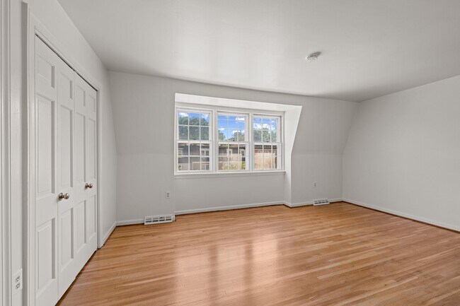 Building Photo - 605 H St SW