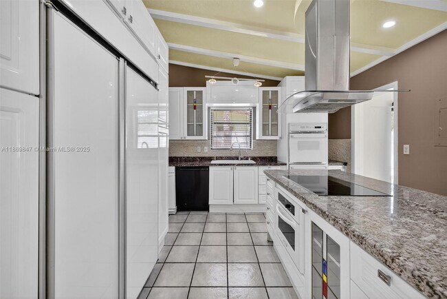 Building Photo - 2606 Gulfstream Ln