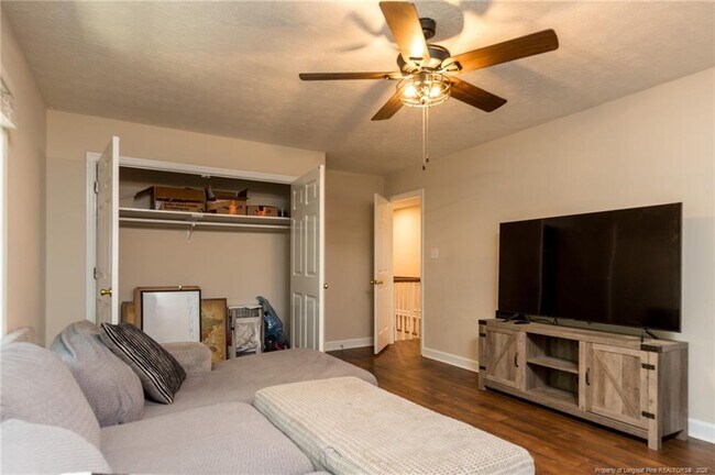 Building Photo - 3356 Quarry Dr