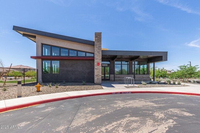Building Photo - 5835 E Rose Garden Ln