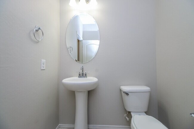 Building Photo - 4517 E Gagarinite Ln