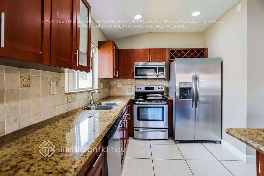 Building Photo - 15113 SW 35th Terrace